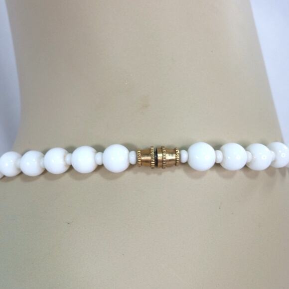 Vintage Milk Glass Necklace 34 Inch Length Floral Painted Murano Style Feminine - Picture 5 of 10